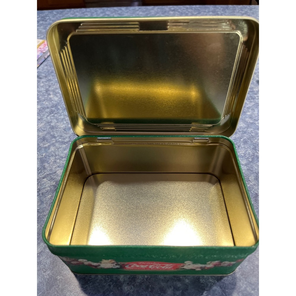 Vintage 2000 Coca-Cola Green Victorian Style Collectible Hinged Tin 6x4x3 - Picture 4 of 9